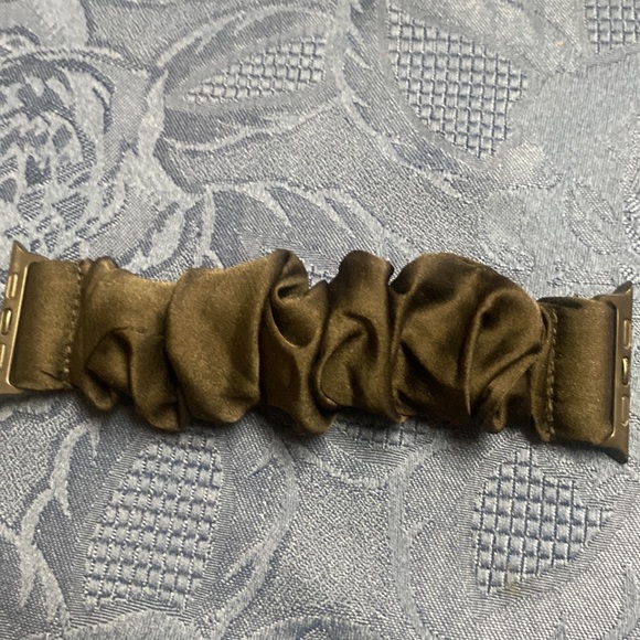 Scrunching Apple Watch bands 42mm/44mm/45mm - Picture 4 of 5